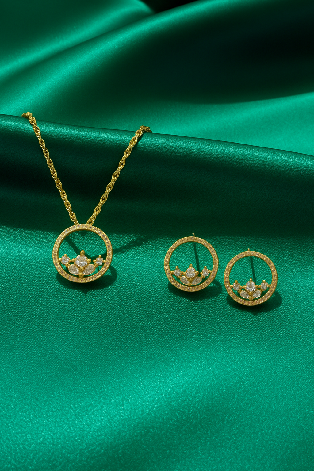 Regal Radiance Gold Pendant with Earrings Set
