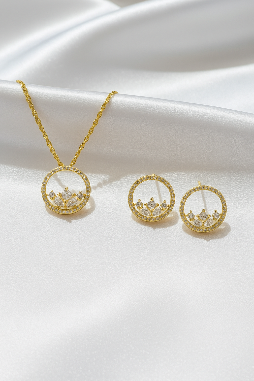 Regal Radiance Gold Pendant with Earrings Set