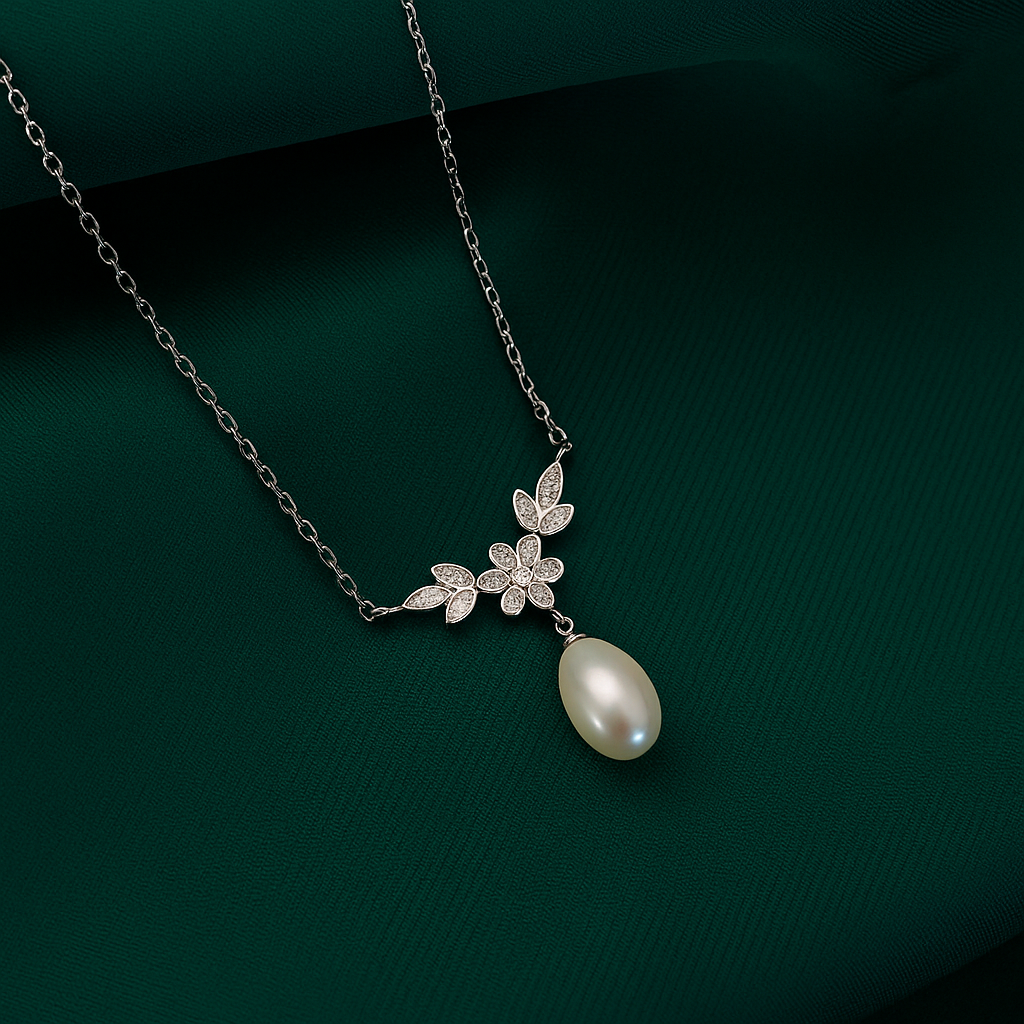Pearl Fleur Necklace