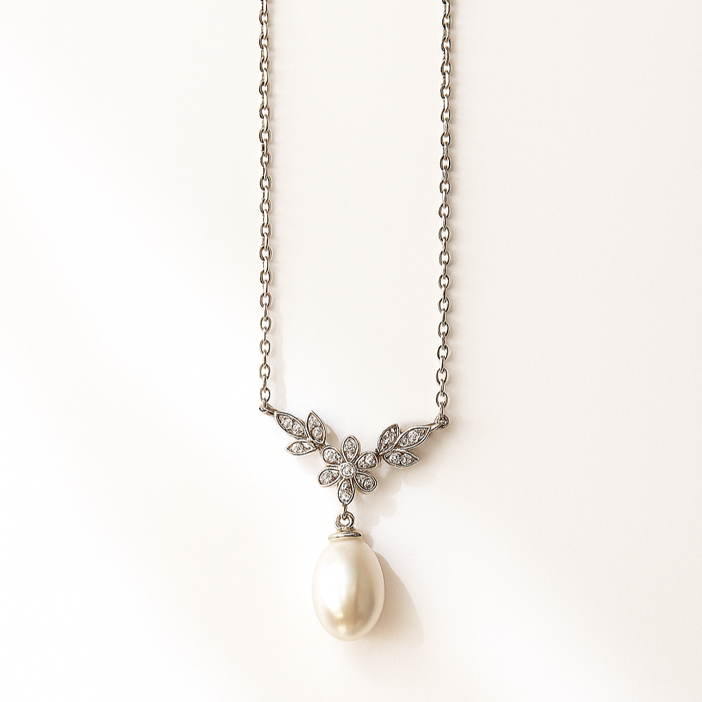 Pearl Fleur Necklace